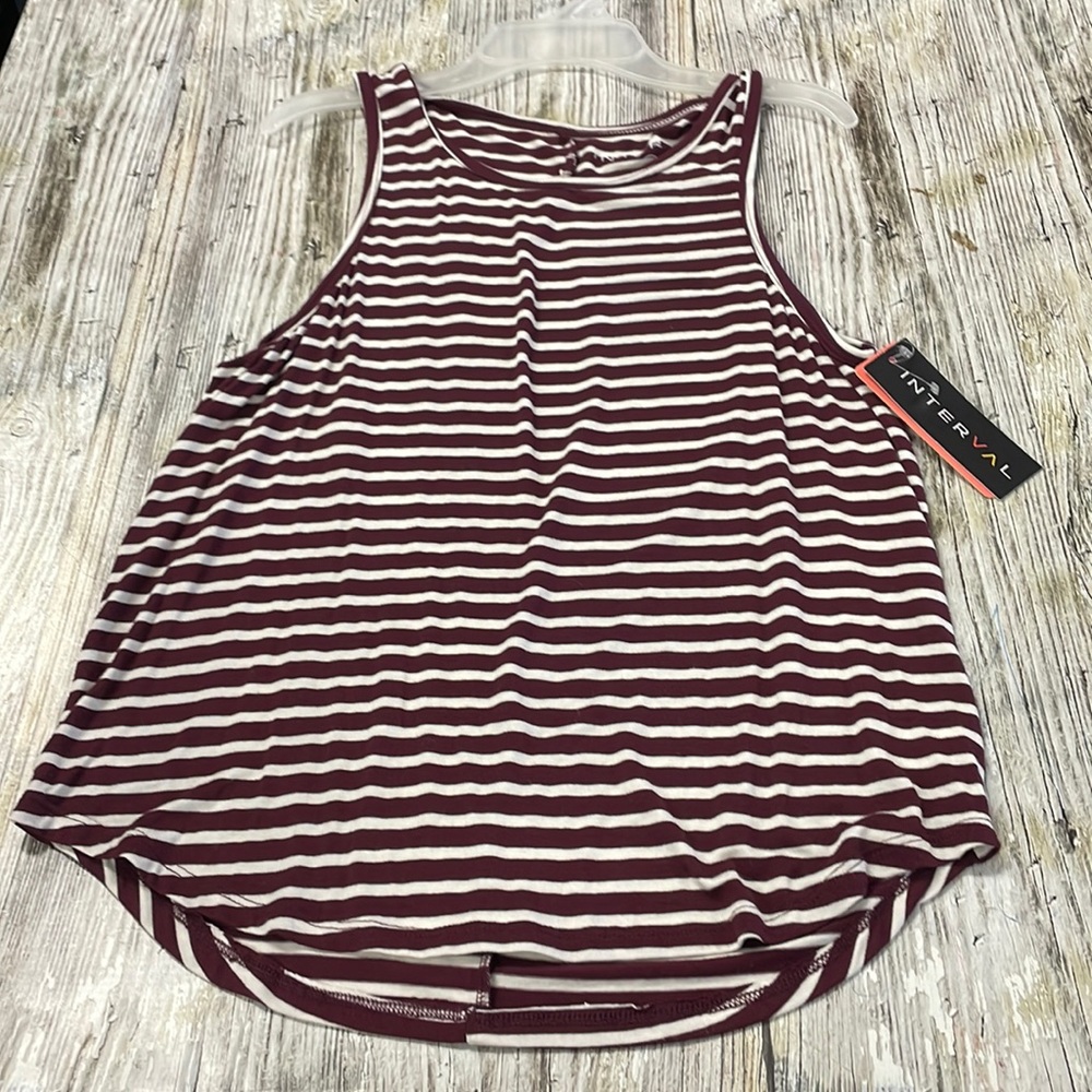 Nwt Interval Tank Top Maroon & White